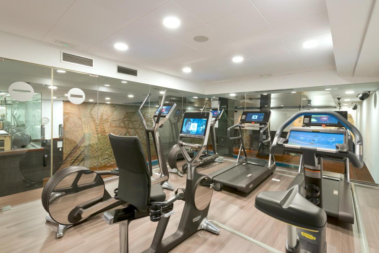 Hotel Miguel Angel Madryt Zewnętrze zdjęcie The gym at the hotel