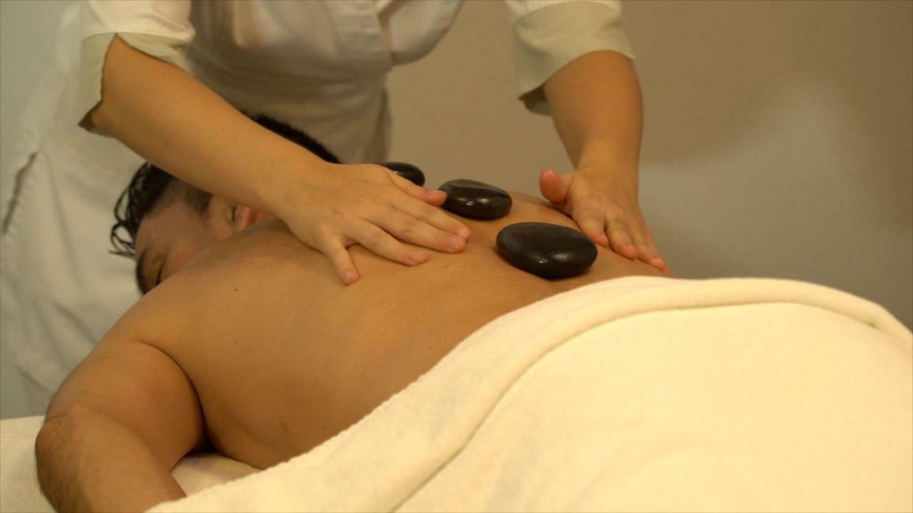 Hotel Miguel Angel Madryt Zewnętrze zdjęcie Hot stone massage