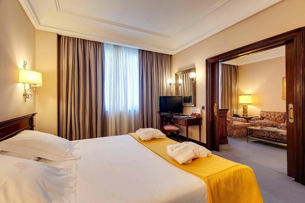 Hotel Miguel Angel Madryt Zewnętrze zdjęcie Junior Suite